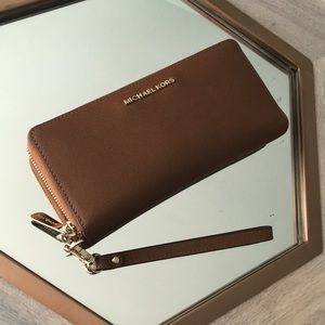 Michael Kors Camel Leather Jet Set Wristlet Wallet
